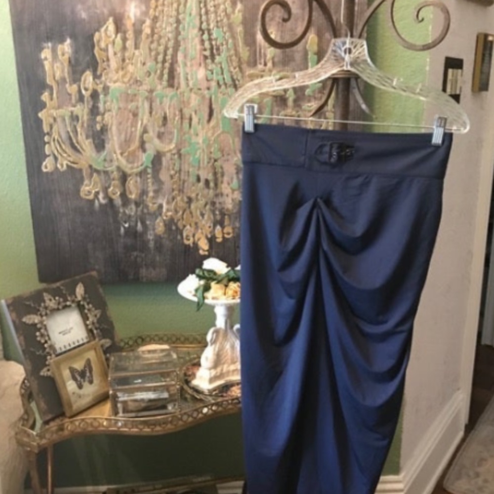 VENUS NAVY BLUE SKIRT SIZE S